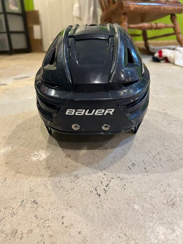 Used Medium Bauer Re-Akt 150 Helmet