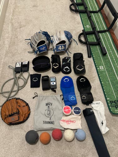 baseball accessories Lot