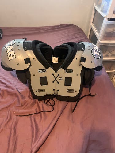 Tag Battle Gear Pro 40 Shoulder Pads