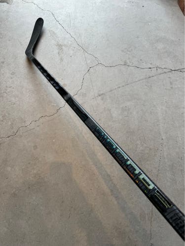 NHL New Senior CCM Right Handed P29 100 Flex Pro Stock RibCor Trigger 6 Pro Hockey Stick