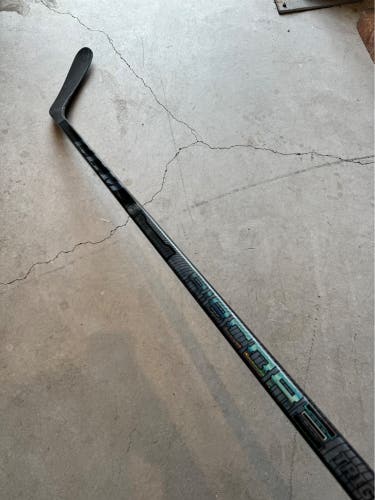 NHL New Senior CCM Right Handed P29 100 Flex Pro Stock RibCor Trigger 6 Pro Hockey Stick