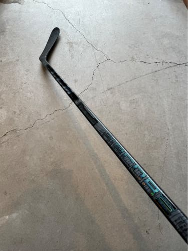 NHL New Senior CCM Right Handed P29 100 Flex Pro Stock RibCor Trigger 6 Pro Hockey Stick