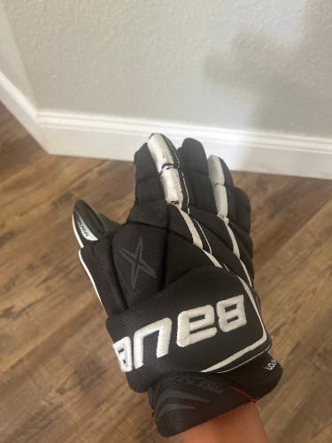 Bauer hockey gloves