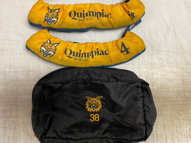 QUINNIPIAC BOBCATS Tape Bag and Soakers 71002