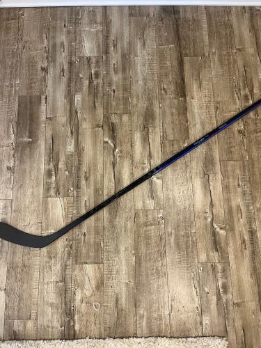 New Senior CCM Right Handed P29 Pro Stock RibCor Trigger 7 Pro Hockey Stick