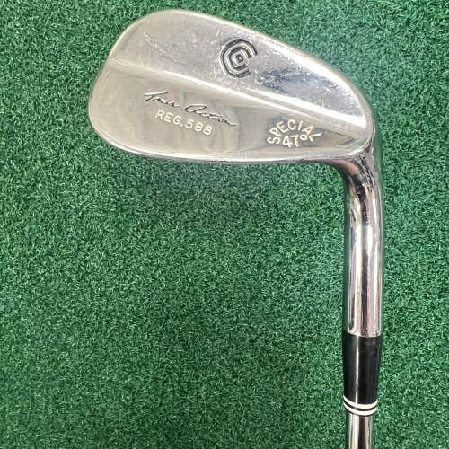 Cleveland Tour Action Reg 588 Special 47° PW Right-Handed Wedge Flex MRH