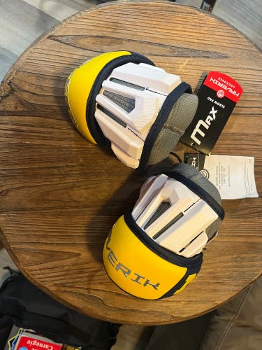 Michigan Maverik Elbow Pads