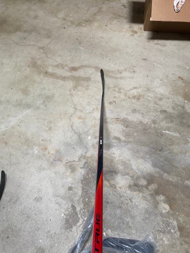 New True Right Handed Toe Pattern Catalyst 9X Hockey Stick