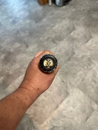 Used 2022 Louisville Slugger BBCOR Certified Composite 29 oz 32" Meta Bat