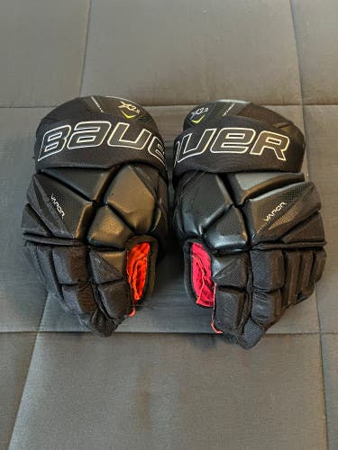Used  Bauer 13"  Vapor X2.9 Gloves