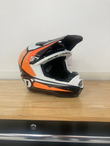 6D ATR-1 Motocross Helmet(Small)