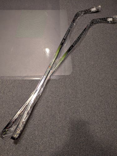 New Senior Bauer Vapor Hyperlite 2 Right Handed Hockey Stick P92 2-pack