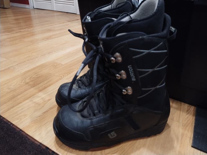 Used Size 11 (Women's 12) Burton Moto Snowboard Boots