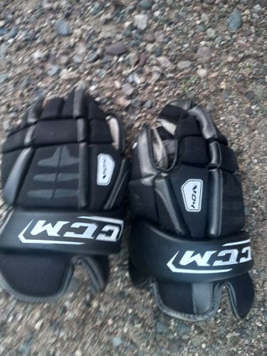 CCM Vector Gloves 11"