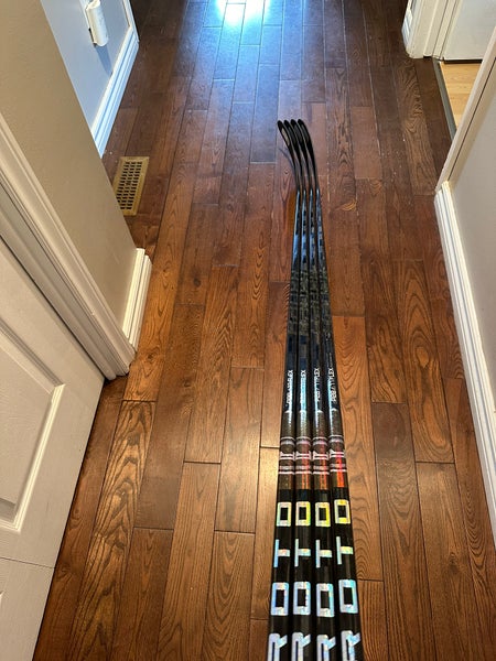 New 77 Flex Right Hand P28 Proto R Hockey Stick