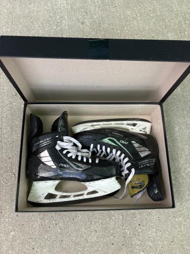 Used Senior True Catalyst Pro Hockey Skates Regular Width 10