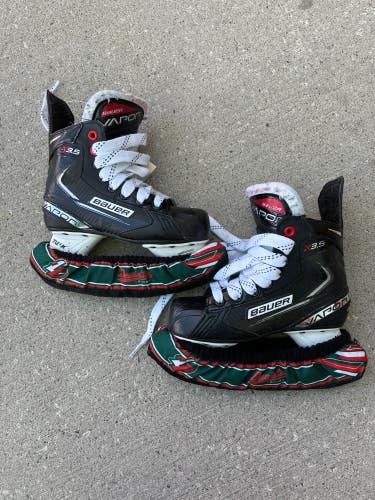 Used Junior Bauer Vapor X3.5 Hockey Skates Regular Width Size 1.5