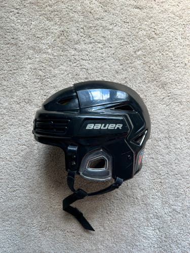 Medium Bauer  Re-Akt 200 Helmet