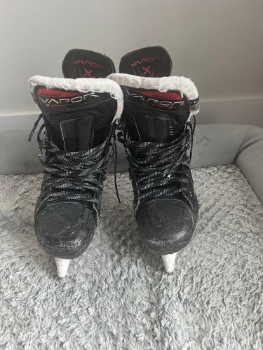 Used Intermediate Bauer Vapor 3X size 6 Hockey Skates