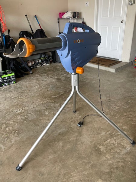 Zooka Pitching & Fielding Machine