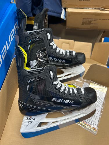 Senior Bauer Supreme Ignite Pro+ Size 7 Skates