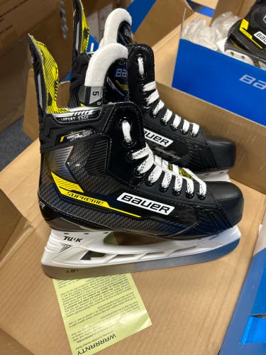 Bauer Size 5 Ignite Pro Hockey Skates