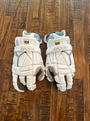 Epoch Integra Elite Gloves from The Epoch North American Showcase