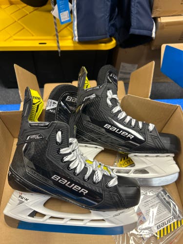 New Bauer Size 6.5 Ignite Pro+ Hockey Skates