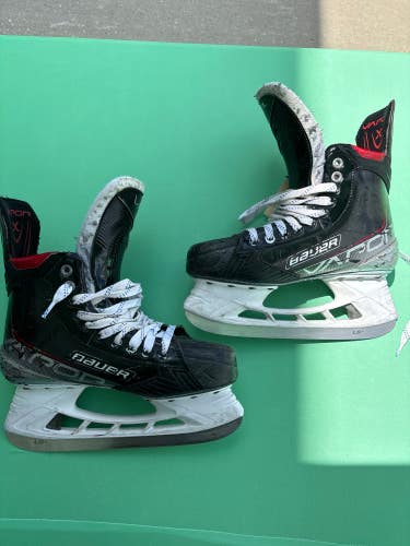 Used Senior Bauer Vapor 3X Hockey Skates 7 Fit 3