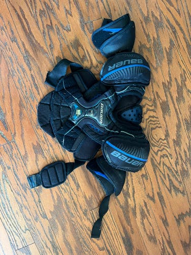 Used Hockey Bauer  Supreme One95 Shoulder Pads