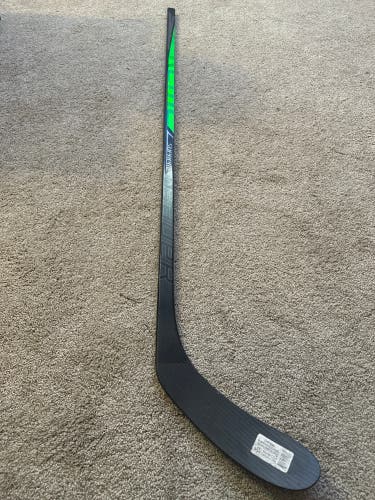 New Junior Bauer Left Hand P28 50 Flex Supreme Matrix Hockey Stick