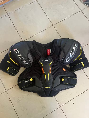 Used Medium CCM Tacks 9080 Shoulder Pads