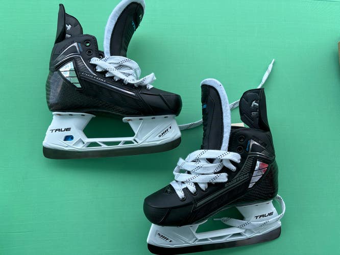 New Intermediate True Pro Custom Hockey Skates Wide Width 6