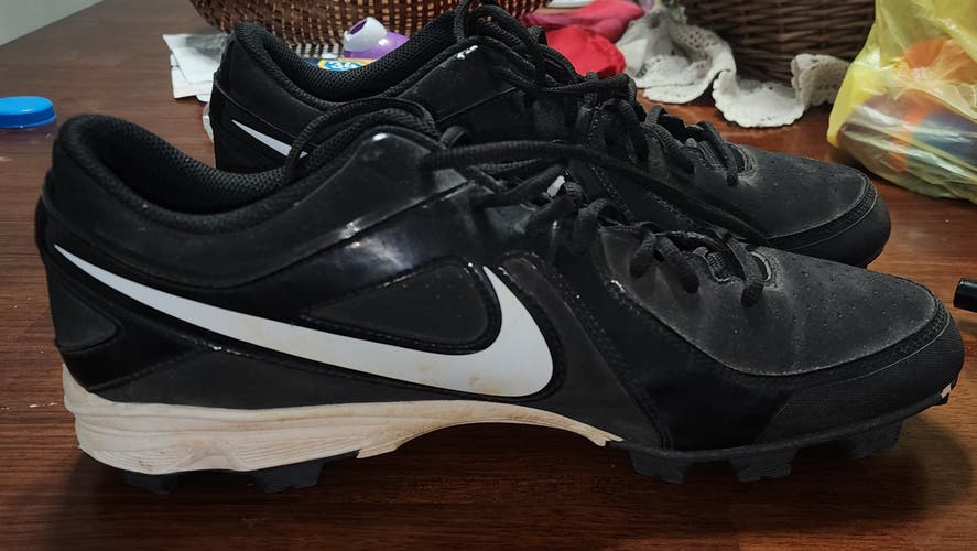 Black Used Size 11 (Women's 12) Adult Men's Nike Low Top Molded Cleats