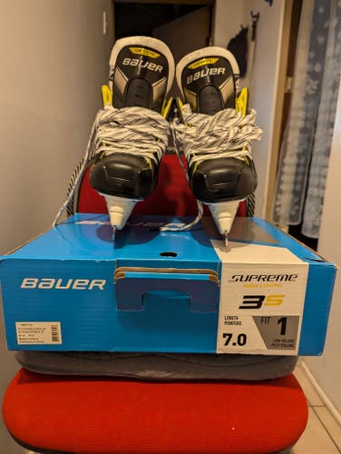 New Senior Bauer Supreme 3S Hockey Skates 7
