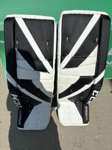 New 35" Senior CCM Extreme Flex E5.9 Goalie Leg Pads