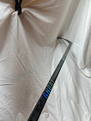 2 New Intermediate CCM FT Ghost RH 55 Flex P28 Hockey Stick