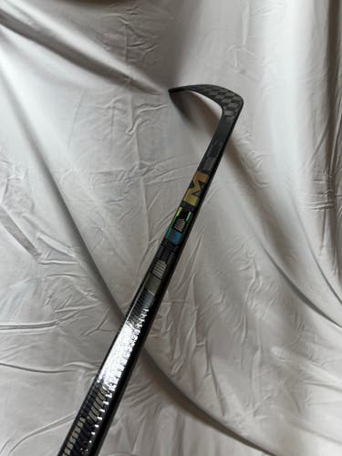 Senior New Right Hand CCM FT Ghost Hockey Stick P28 75 Flex