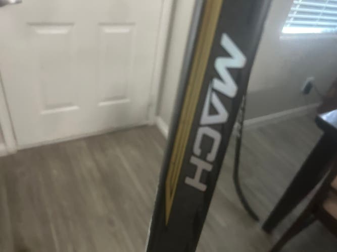 Supreme Mach used stick. Good condition 27” p31 goalie