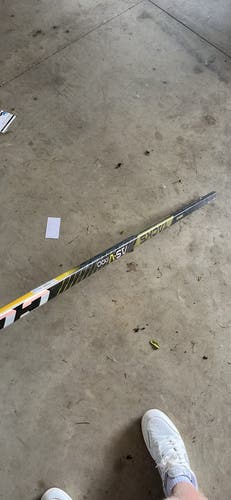 New Senior Bauer Right Handed P28 Asv pro Hockey Stick