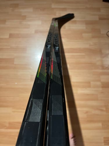 New 2 Pack 2x 70 Flex Right Handed P29 Chrome FT7 Pro Hockey Sticks