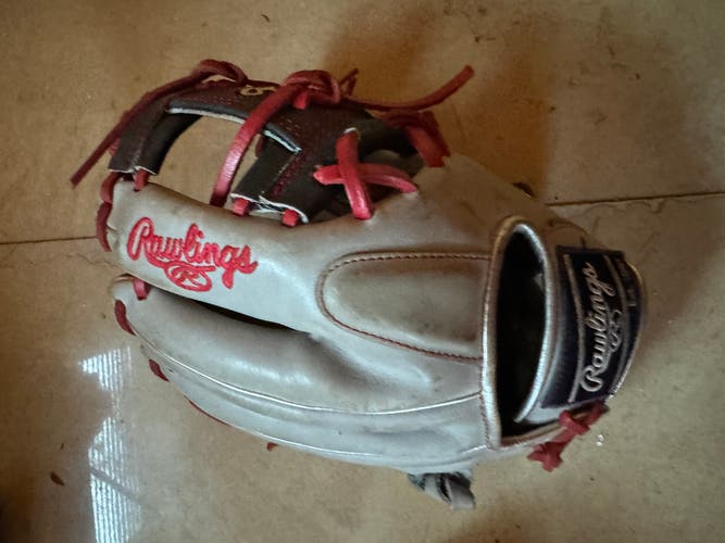 Rawlings baseball glove