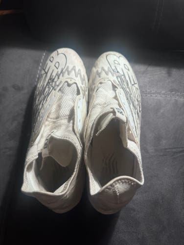 White Used Adult Low Top Molded Cleats Burn X3