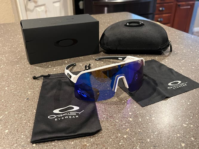 Bundled Oakley SUTRO LITE Sunglasses White/Purple