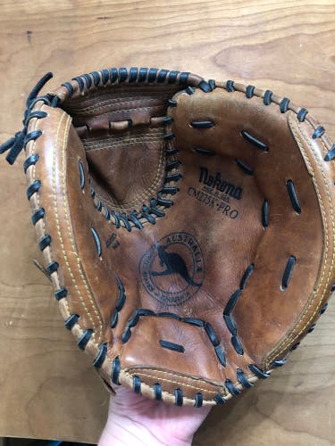 Nokona Catchers Mitt