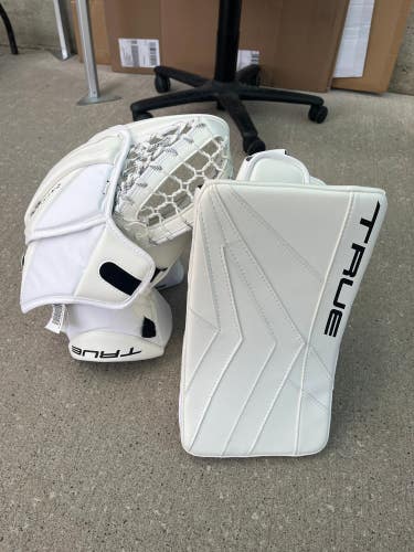 New Senior True Catalyst 7x3 Goalie Gloves & Blockers Regular