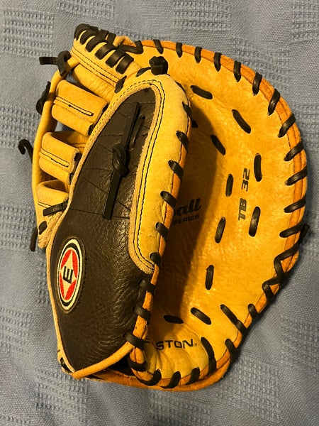 Easton travel ball pro youth series TB 32 first baseman’s glove