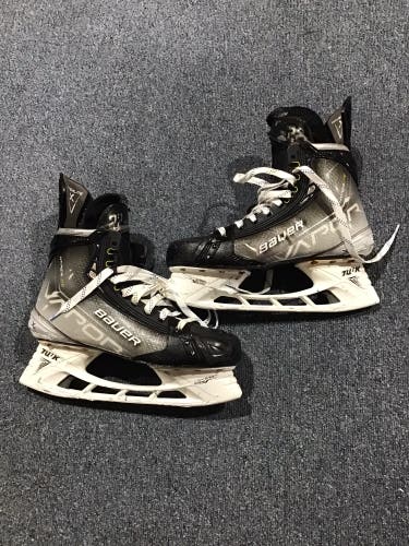 Used Senior Bauer Pesce Pro Stock 10 1/4 Vapor Hyperlite Hockey Skates