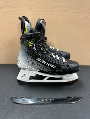 Bauer Size 5.5 Vapor Hyperlite 2 Hockey Skates With FLY-TI Runners