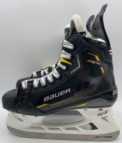 NEW Bauer Supreme M5 Pro Skates, Size 3 D